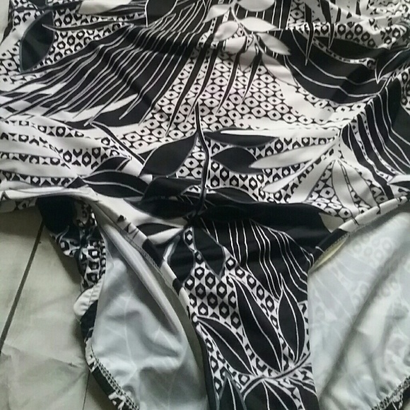 SOLD SOLD Tropical One-piece Swimsuit 2x - Picture 6 of 8